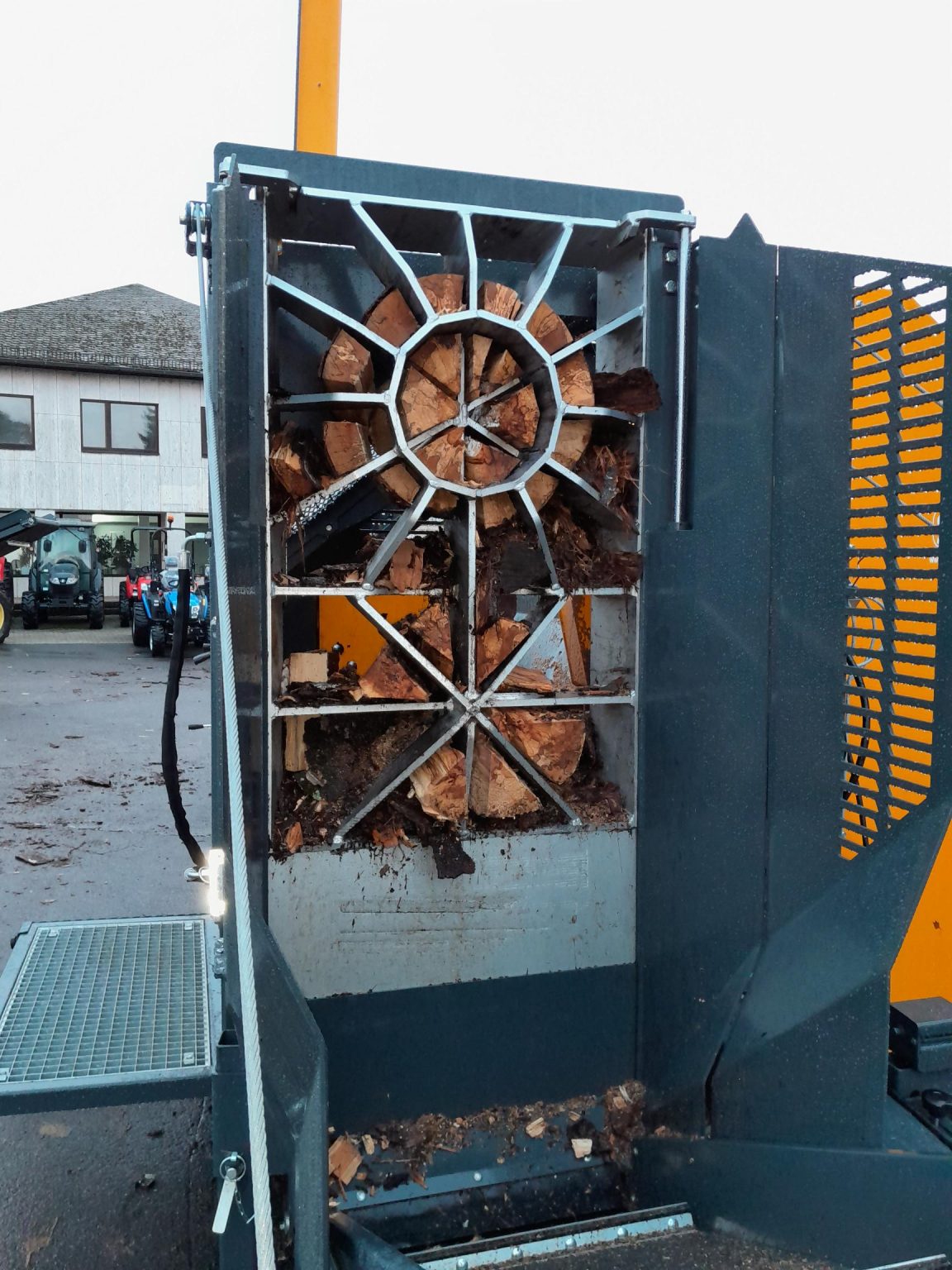 Sägespaltautomat TITAN 53/40 PREMIUM – SB Agrar- und Forsttechnik GmbH