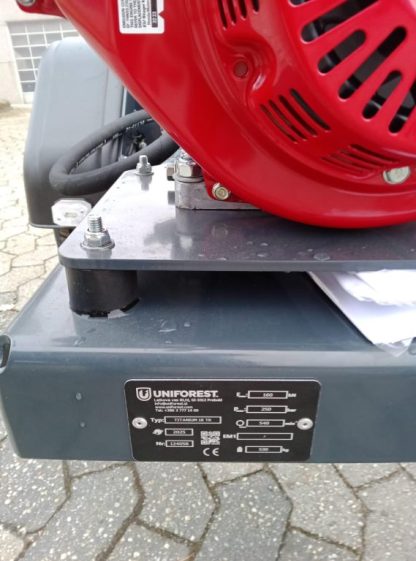 Uniforest Holzspalter mit Benzinmotor TITANIUM 14 / 18 TR, schnell, Anhänger 750 kg PKW – Bild 9