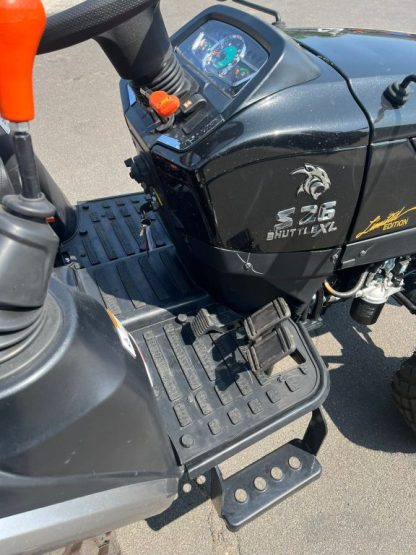 Solis 26 9+9 Panther Kleintraktor Black Edition Seitenschaltung synchronisiert Wechselgetriebe – Bild 16