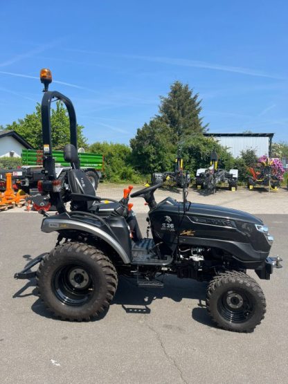 Solis 26 9+9 Panther Kleintraktor Black Edition Seitenschaltung synchronisiert Wechselgetriebe
