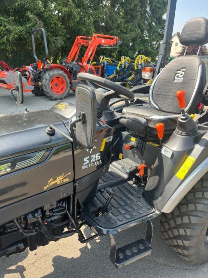Solis 26 9+9 Panther Kleintraktor Black Edition Seitenschaltung synchronisiert Wechselgetriebe – Bild 19