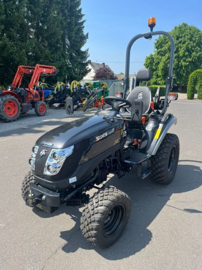 Solis 26 9+9 Panther Kleintraktor Black Edition Seitenschaltung synchronisiert Wechselgetriebe – Bild 3