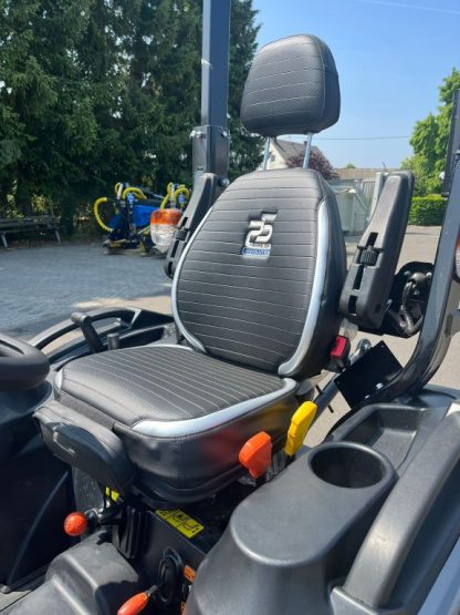 Solis 26 HST Panther Kleintraktor Black Edition Automatikgetriebe – Bild 8