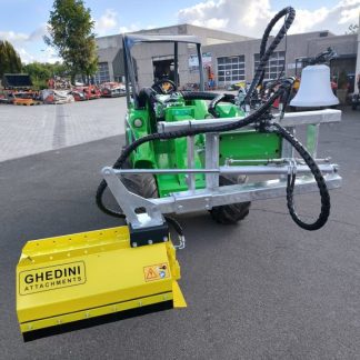 Hydraulischer Mulchkopf mit BBS Seitenverschiebeadapter und Euroaufnahme oder Avant Aufnahme