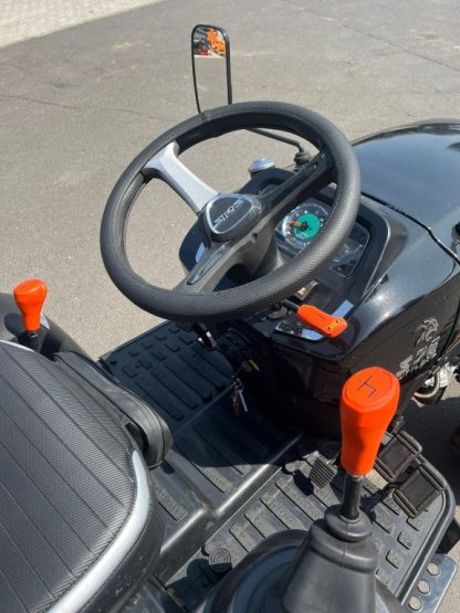 Solis 26 9+9 Panther Kleintraktor Black Edition Seitenschaltung synchronisiert Wechselgetriebe – Bild 10
