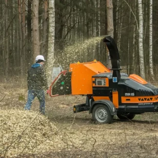 Mieten Pronar MR15 Häcksler mit PKW Fahrwerk