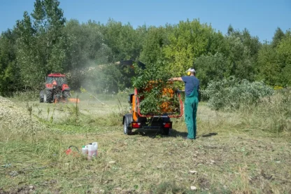 Mieten Pronar MR15 Häcksler mit PKW Fahrwerk – Bild 15
