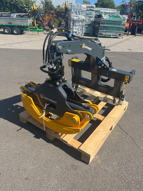 Uniforest Rückezange SCORPION 1800F Frontanbau Euroaufnahme Dreipunktanbau Holzgreifer Frontladergreifer