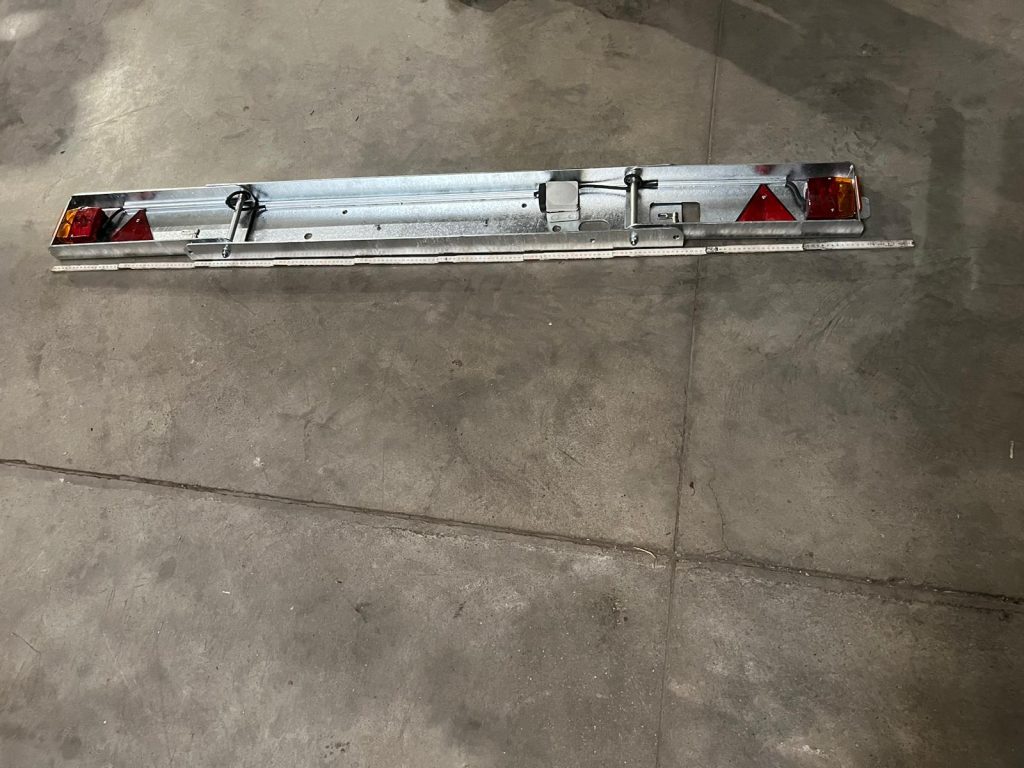 Klappbare Beleuchtung für Rückewagen, Holzanhänger – Bild 2