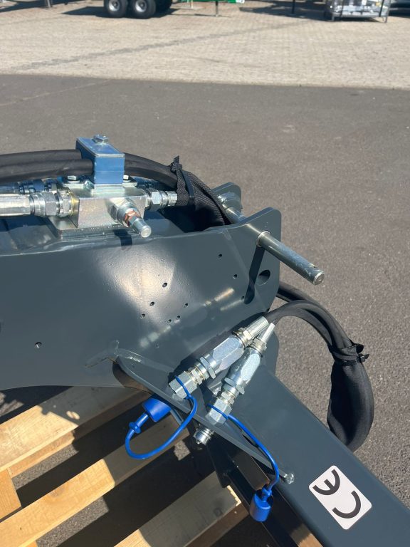 Uniforest Rückezange SCORPION 1800F Frontanbau Euroaufnahme Dreipunktanbau Holzgreifer Frontladergreifer – Bild 11