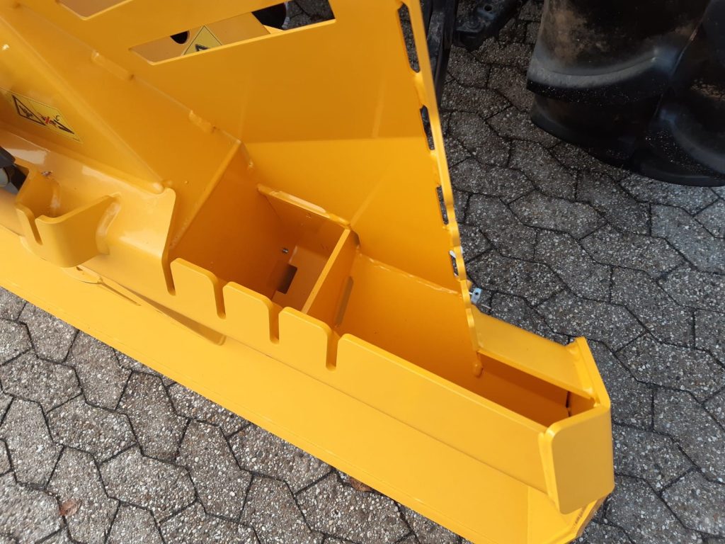 Uniforest 55Hpro Forstseilwinde Funk Zapfwelle 5,5 to 1,8m Schild Terra Funk – Bild 5