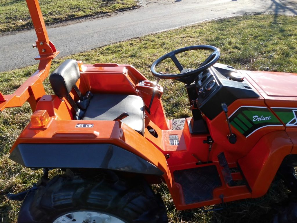 Kubota Traktor XB-1 mit Allradantrieb (Anbaugeräte optional) – Bild 4