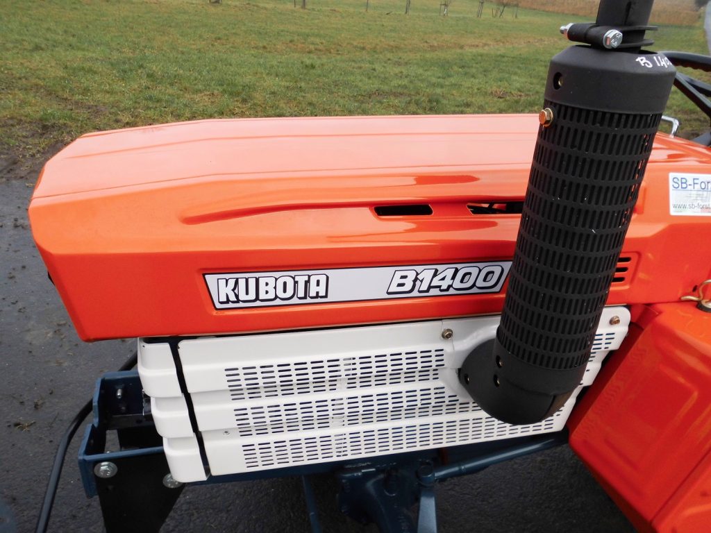 Kubota Traktor B1400 mit Allradantrieb und Schneeschild 120 – Bild 3