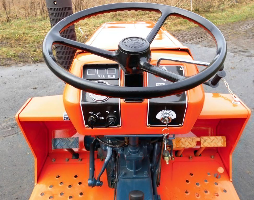Kubota Traktor B1400 mit Allradantrieb und Schneeschild 120 – Bild 4