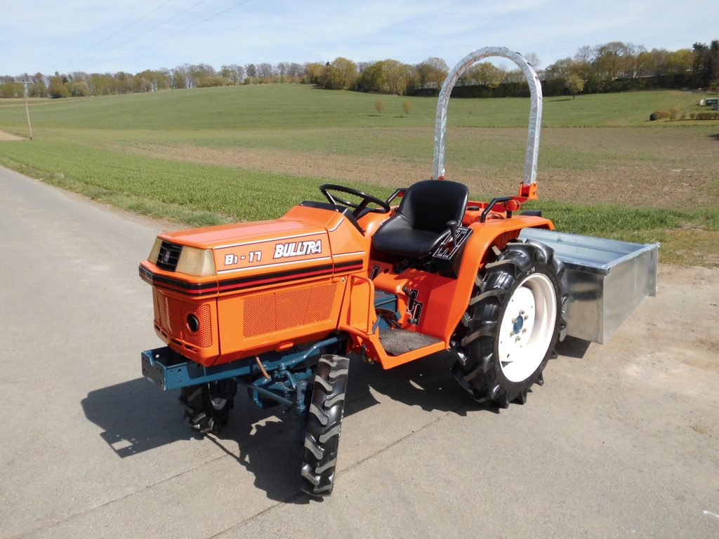 Kubota Traktor B1-17 mit Allradantrieb