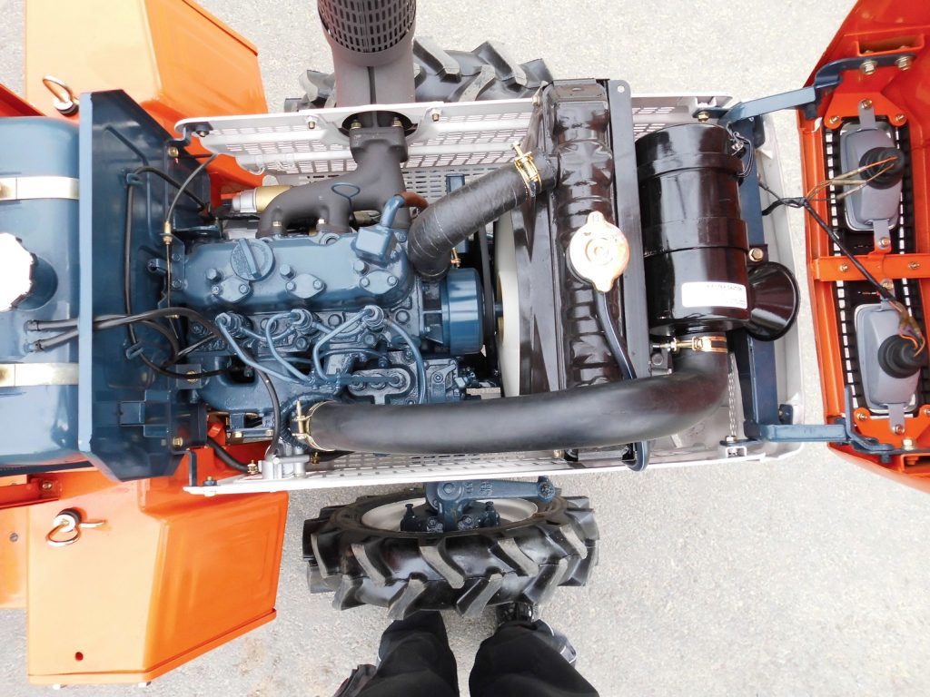 Kubota Traktor B1400 mit Allradantrieb und Grubber – Bild 10