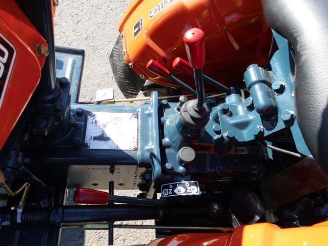 Kubota Traktor B7000 mit Allradantrieb und Palettengabel FT 300 – Bild 9