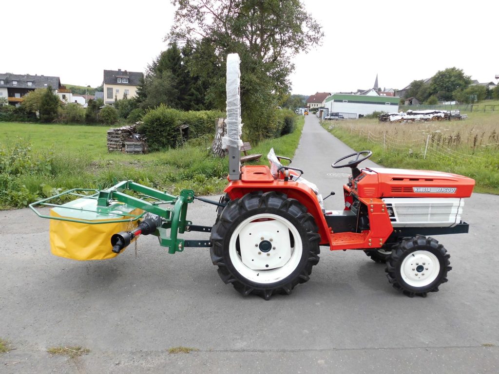 Kubota Traktor B1600 mit Allradantrieb und Kreiselmähwerk L100 – Bild 5