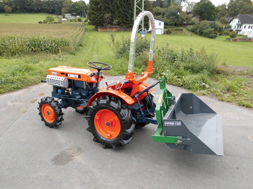 Kubota Traktor B7000 mit Allradantrieb und Heckschaufel 120 cm – Bild 3