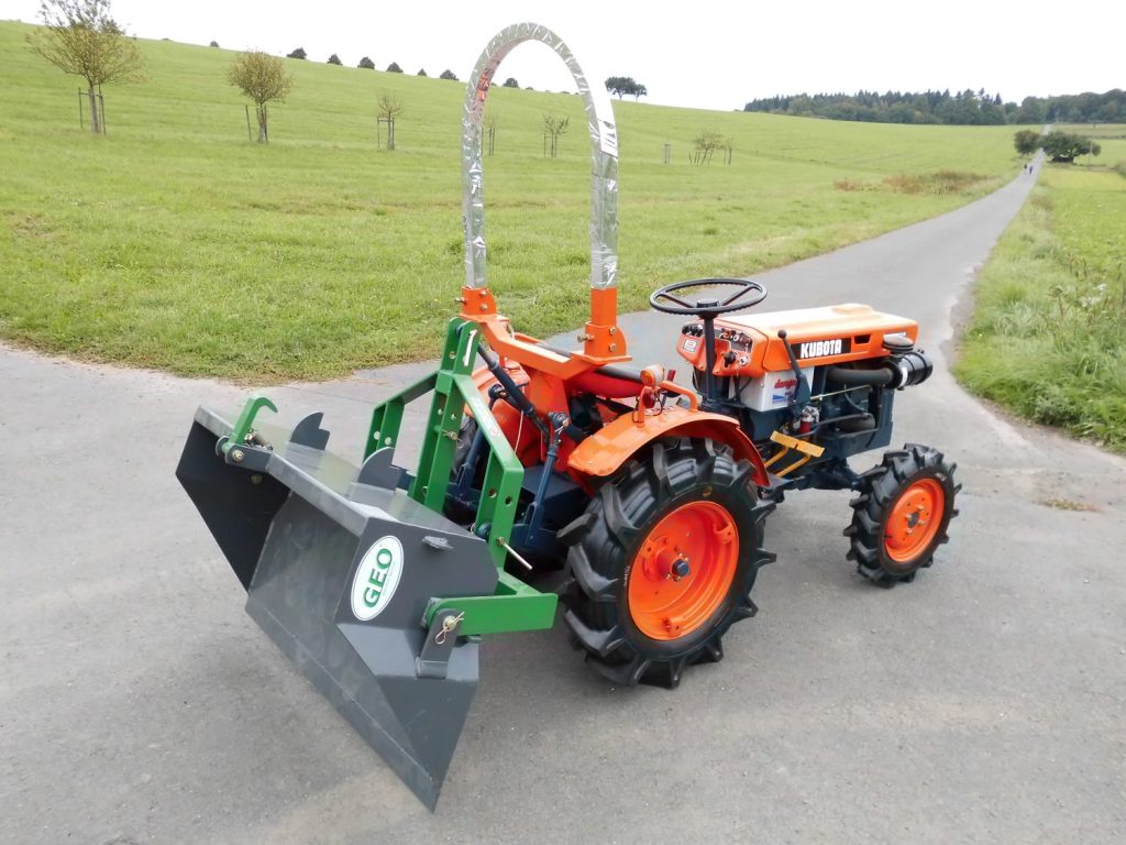 Kubota Traktor B7000 mit Allradantrieb und Heckschaufel 120 cm – Bild 7