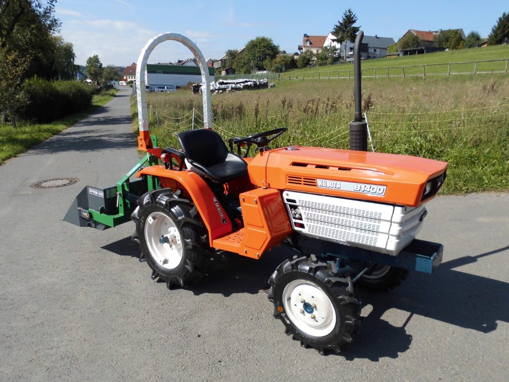 Kubota Traktor B1400 mit Allradantrieb und Heckschaufel 100 cm – Bild 2