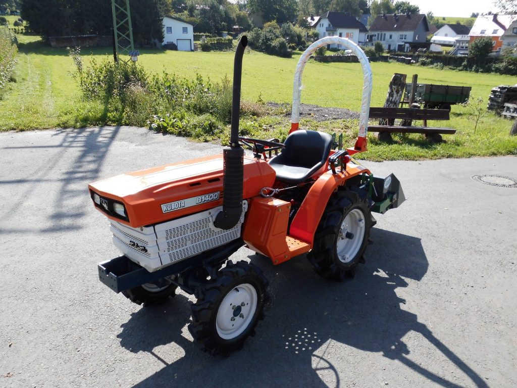 Kubota Traktor B1400 mit Allradantrieb und Heckschaufel 100 cm – Bild 4