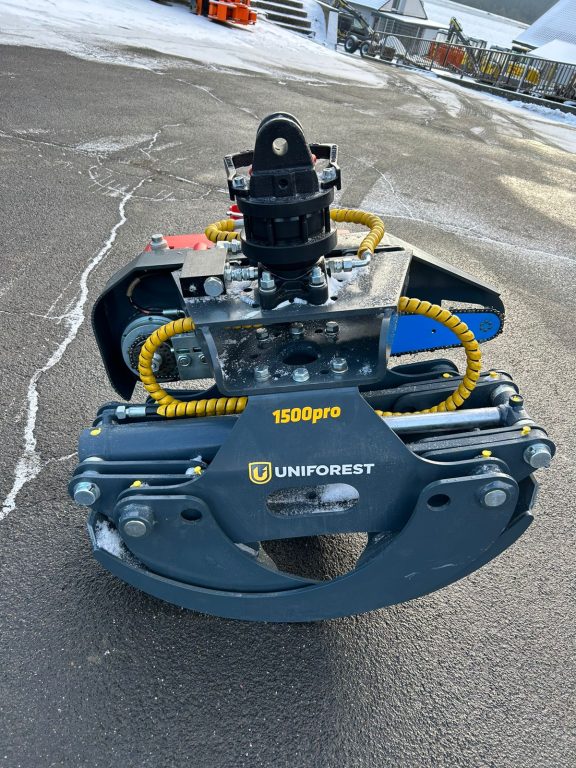 Uniforest Holzgreifer 1500 PRO mit Sägeeinheit MS 500 hydraulische Kettensäge Greifersäge