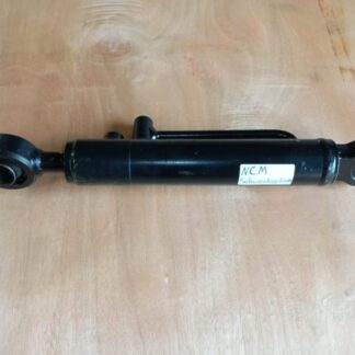 Schwenkzylinder inklusive Schlauchpaket und Montage für Mulcher