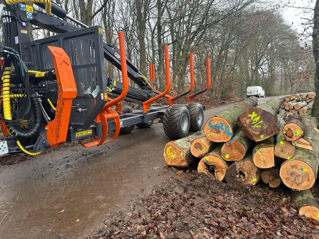 KTS 13000 mit 8,6m Kran Rückewagen Holzwagen Forstwagen – Bild 24
