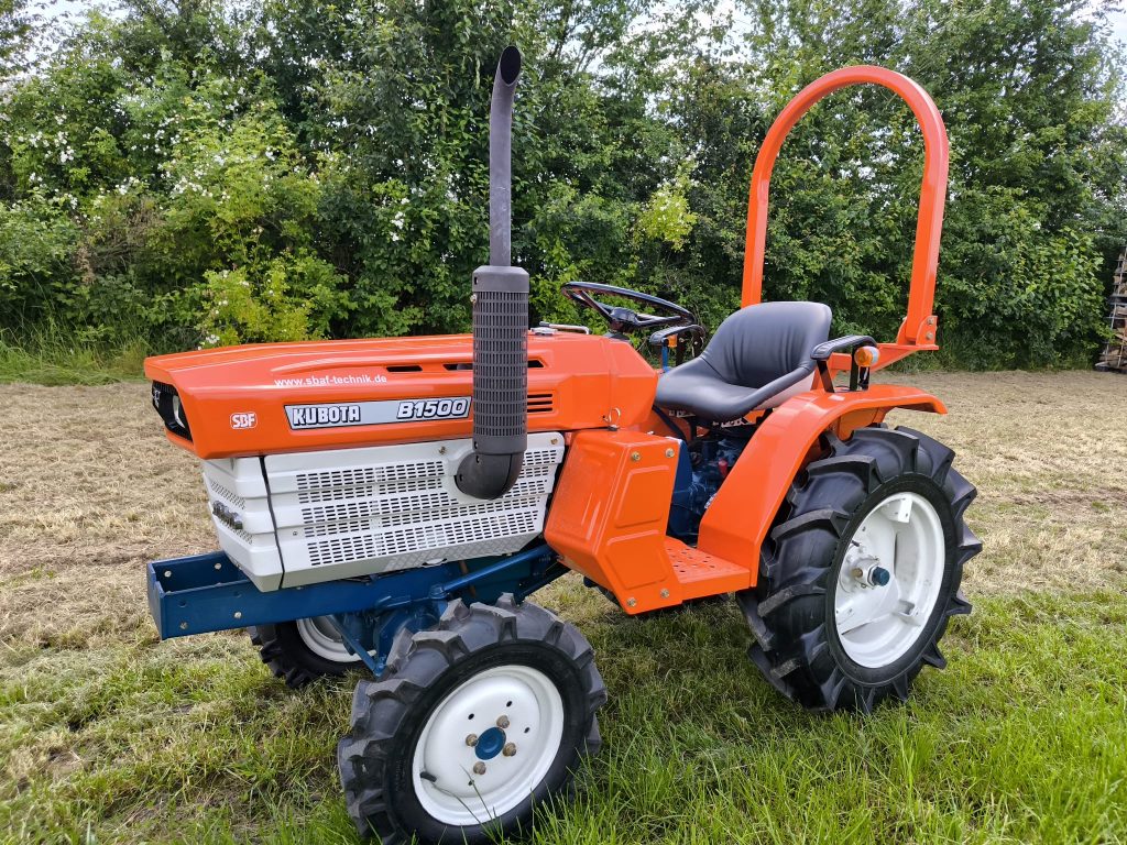 Kubota B1500 Kleintraktor Allrad, Überrollbügel ÜBERHOLT – Bild 4