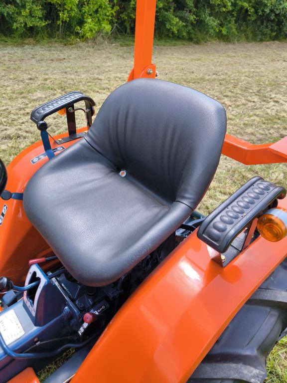 Kubota B1500 Kleintraktor Allrad, Überrollbügel ÜBERHOLT – Bild 5