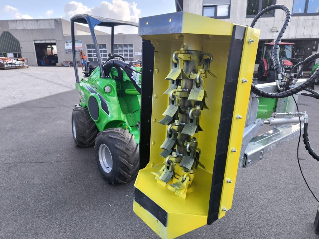 Hydraulischer Mulchkopf mit BBS Seitenverschiebeadapter und Euroaufnahme oder Avant Aufnahme – Bild 6