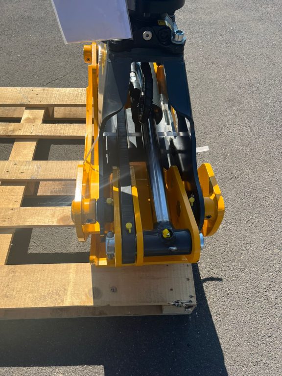 Uniforest Rückezange SCORPION 1800F Frontanbau Euroaufnahme Dreipunktanbau Holzgreifer Frontladergreifer – Bild 8