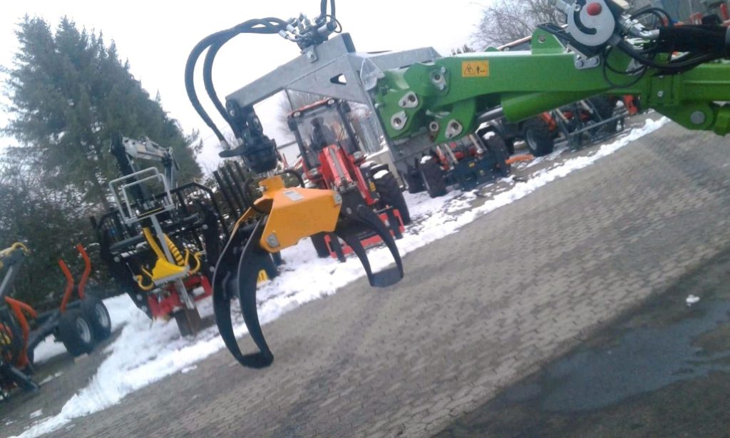 Holzgreifer Holzzange Steingreifer mit Rotation 014 3 to mit Rotator Avant Multione SBF – Bild 6