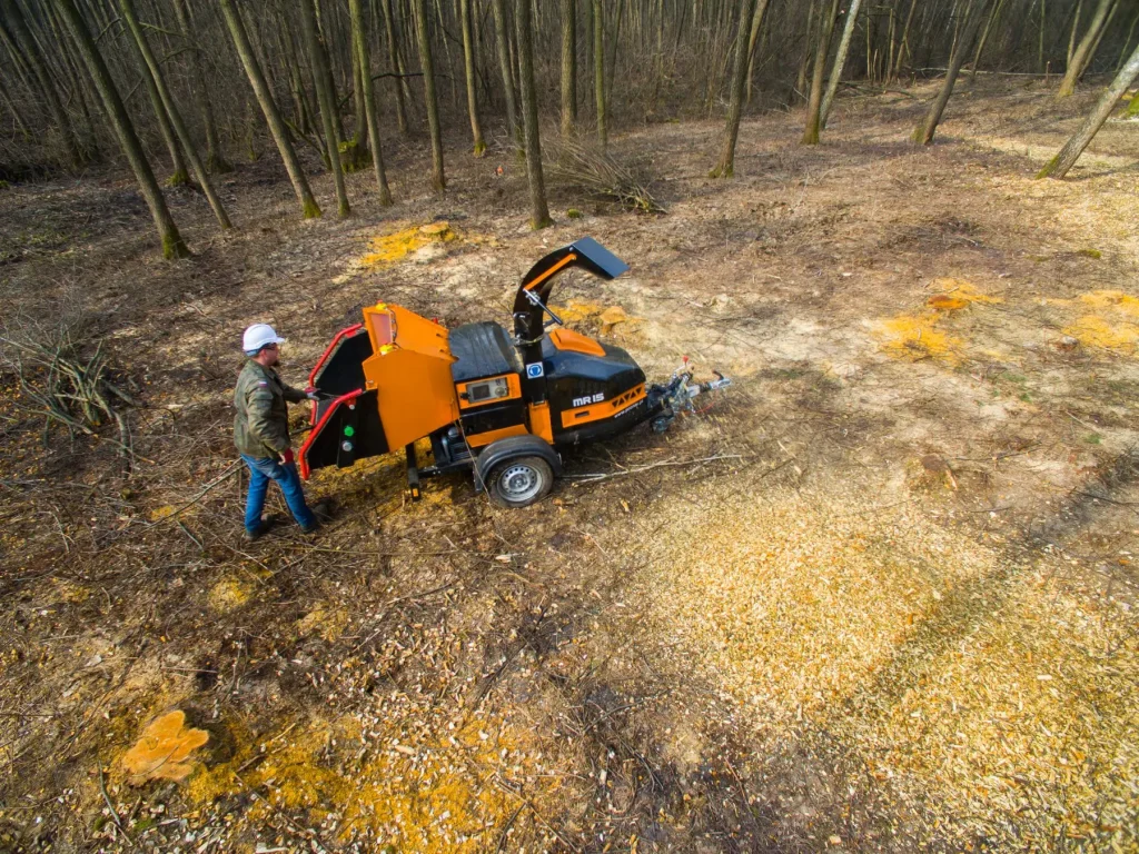 Mieten Pronar MR15 Häcksler mit PKW Fahrwerk – Bild 4