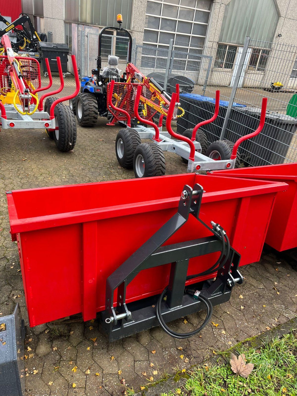 Heckcontainer hydraulisch kippbar, rot 1,6m – Bild 4