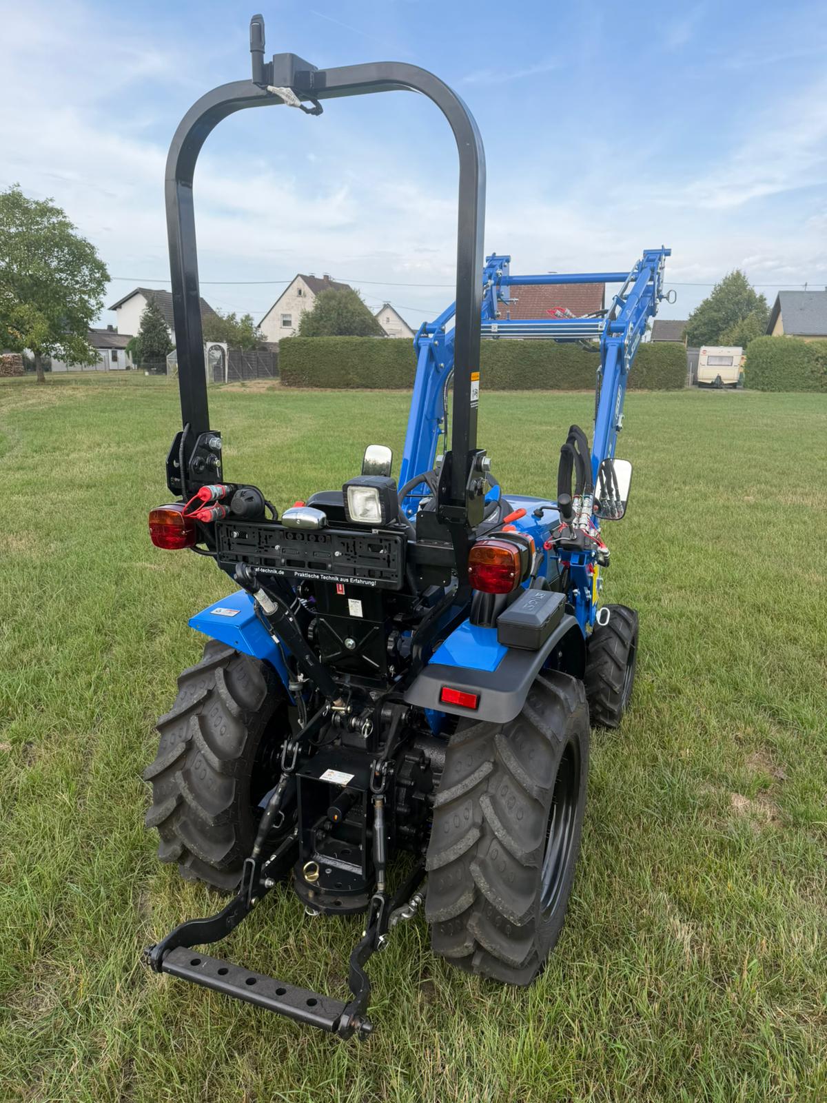 Solis 26 Seitenschalter Frontlader Schlepper Traktor SBF – Bild 3